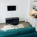 Twenty Business Flats Angely 3* Nice