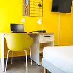 Hotel Twenty Business Flats Angely
