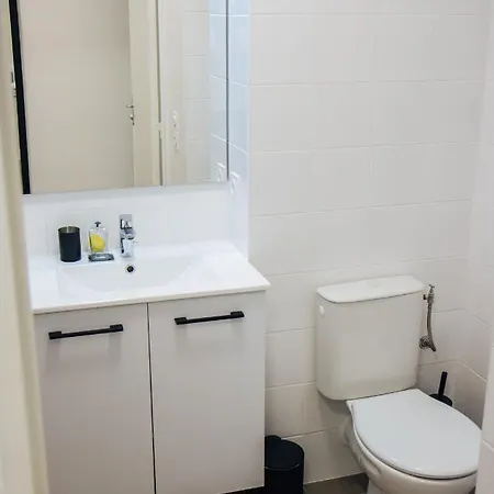 Twenty Business Flats Angely Hotel