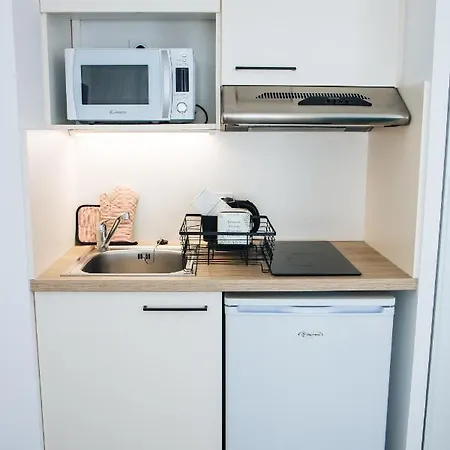 Twenty Business Flats Angely 3*