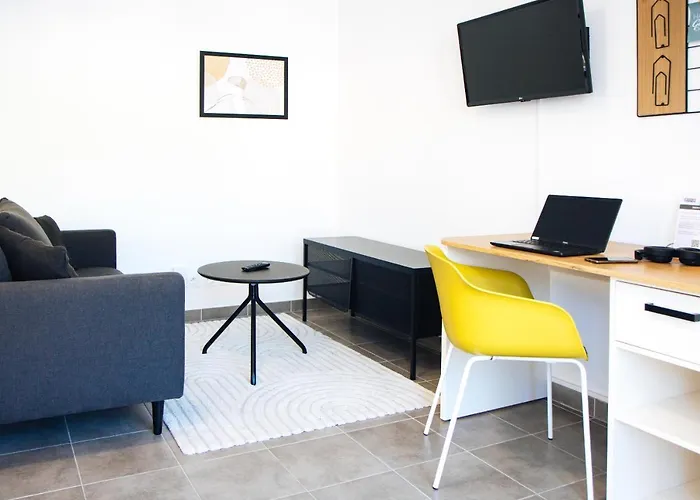 Twenty Business Flats Angely 3*