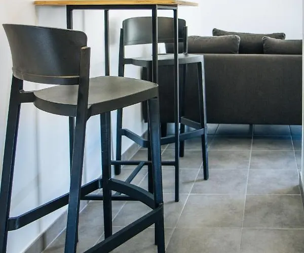 Hotel Twenty Business Flats Angely 3*