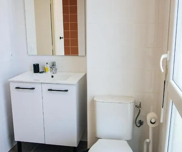 Twenty Business Flats Angely Hotel