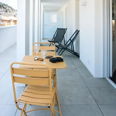 Twenty Business Flats Angely