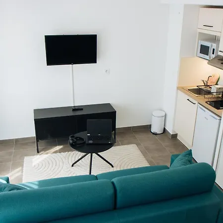 Twenty Business Flats Angely 3* 니스