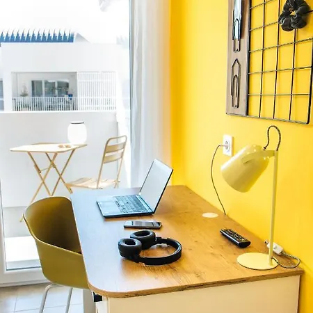 Twenty Business Flats Angely Hotel