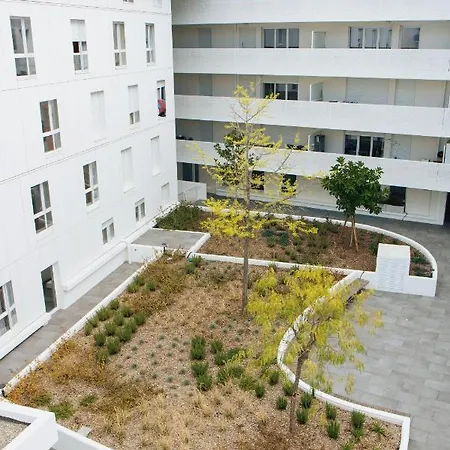 Twenty Business Flats Angely ניס
