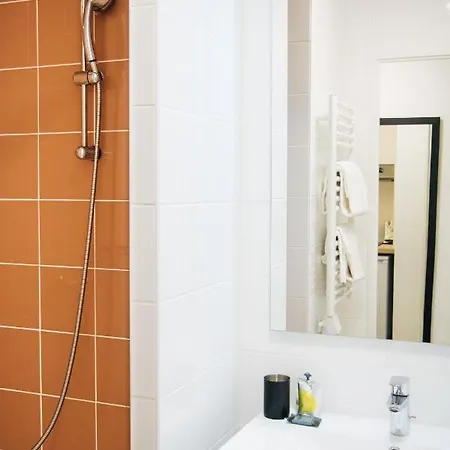 Twenty Business Flats Angely