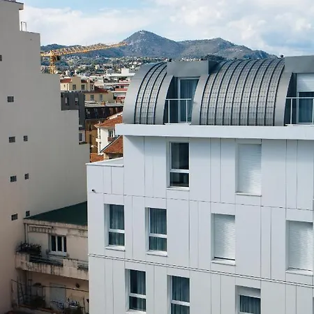 Twenty Business Flats Angely Apartahotel *
