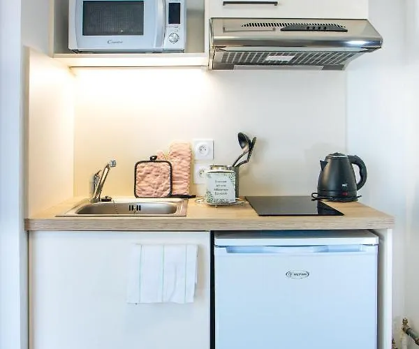 Otel Twenty Business Flats Angely 3*