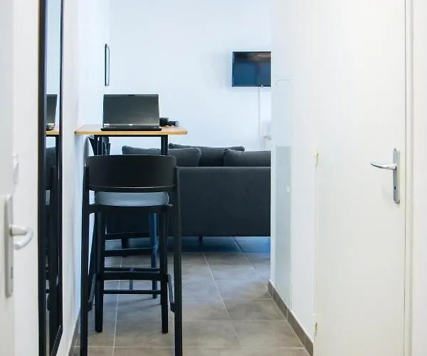 Twenty Business Flats Angely 3* 니스