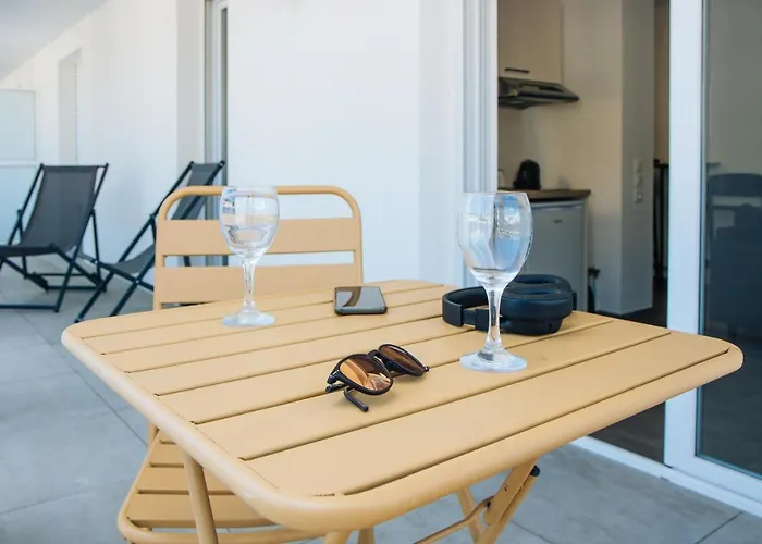 Twenty Business Flats Angely 니스