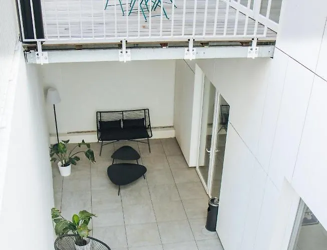 Twenty Business Flats Angely Nizza